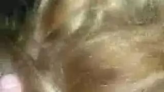 علاقة جنسية مثلية مع فتيات في أزياء عاهرات يئنّ بلا توقف