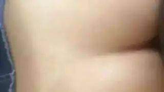 استغلال مثلية: أم سمراء تُدك بعمق في مشهد إباحي قاسي