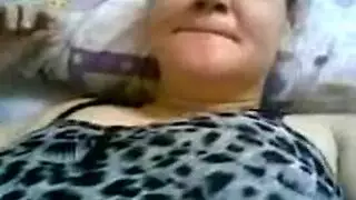 عربية ذات أثداء مثالية تأخذ شرجياً بقضيب عربي كبير