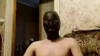 rookie اللامع في اللاتكس يتم مشاهدته وممارسة جنس عنيف