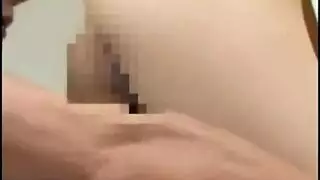 تعنيف الكس حتا البكاء