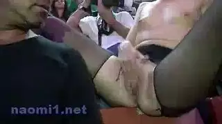 أرنب كرة القدم أمي اليابانية