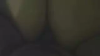 الشقراء البي بي دبليو الممتلئة تتعرض لضربات خلفية في مؤخرة فان التوصيل