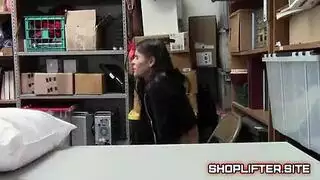 تدريب حلقي قاسي: كاتيا تأخذ كل قضيب يُطلب منها