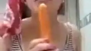 العاهرة المغربية تتفجر شوقًا للجنس الفموي العنيف