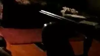 غازي تأخذ أنبوبًا خشناً في مشهد شرجي صريح