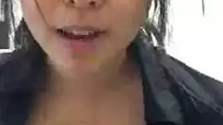 بلع عميق للقضيب: فتاة جميلة لا تستطيع الانتظار لابتلاع السائل المنوي