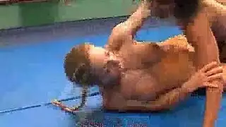 تصارع الأخت والاخ