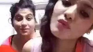 بلو المذهلة تبدأ العمل: مشهد شرجي وجنس فموي