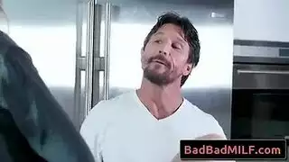 حصلت الفلفل هارت على تدليك لطيف ومريح لاسترخاء جسدها المكثف وإرجاع معروفا
