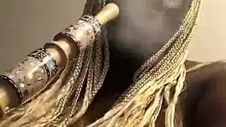 خيال لارا باللاتكس: جنس عنيف مع غريب وسيم