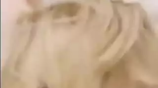 رجل مصري يمارس الجنس مع سائحة شقراء في شريط جنسي صريح