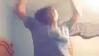 مفلس في سن المراهقة عاهرة يعطي الحب العميق الحب