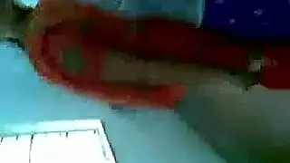 عاهرة قذرة تتعرض لنيك عنيف في فندق من شقية ساخنة