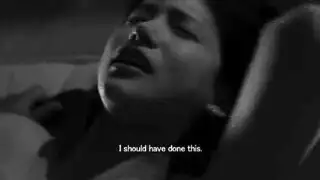 من التدليك إلى الجنس الجماعي: سمراء في جوارب مثيرة تأخذ قضيبين من الجيران