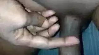 عاهرة متقنة للتكنولوجيا تطبع فرجًا وتنكح نفسها بجنون