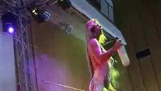 كلاب ساخنة في جلسة جماعية جنسية