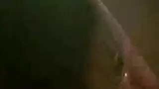 ‫شقراء تحشى فتحتها الضيقة بقضيب متصلب‬