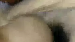 مراهقة ساخنة تأخذ زب كبير في شرجها بقوة