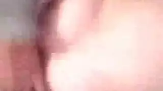 عاهرة مراهقة عربية تحب أن تمتلئ فتحاتها الضيقة