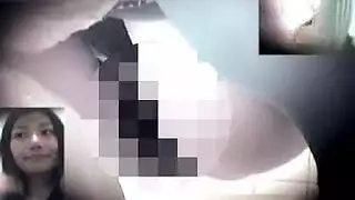 إكس إكس إكس: سمراء موشومة تثير، شاب مفلس يستمني بسرعة