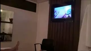 اتصل الرئيس بزوجتي للعمل الإضافي والسماح لها بالعودة إلي مع الحمار المكسور في الواقع هواة كاملة على اللون الأحمر