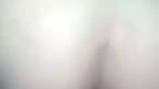 فتاة مثيرة تُلمس على طاولة المساج مشهد إباحي كامل