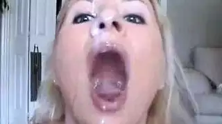 اختناق بقضيب سمين: تدريب حلق لإلهة المؤخرة الروسية