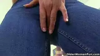 جماع صريح مع قضيب ضخم وجسم صغير ساخن