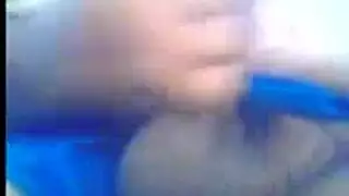 عاهرة هندية تُدك بقضيب أسود كبير في مشهد إباحي