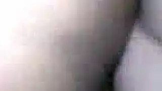 مثارة جدًا للتفكير، تغوص في فعل إباحي عشوائي