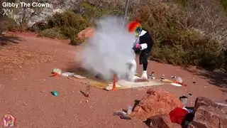 الديك الرومي غير المتبل يتحول إلى قضيب اصطناعي قاسي لكسري الجائع