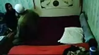 تشم صوابع رجلين