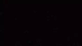 شاهد هذا الزوجين الأبيضين المثيرين وهي تمنحه أفضل اللسان في حياته بمهاراتها المذهلة في الرأس