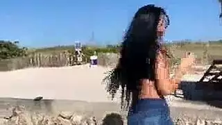 جلسة جورجينا للجنس الفموي العميق: أنين ثم اختناق على قضيب الشركة