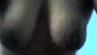 شريط جنس عربي صريح: إثارة عارية مع أثداء و مؤخرة مثالية