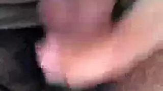 قضيب شاب ضخم استمناء مكثف يؤدي إلى إطلاق المني