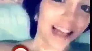 طالبة جامعه عراقية