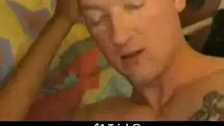 تصوير جماع ساخن جدا مع رجل ينيك زوجته السمراء و هما في الفراش ساخنين