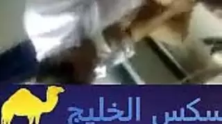 دكتور يمارس الجنس فى العيادة