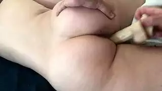 مشهد إباحي للأشقاء: شاب جامح ينيك أخته العارية