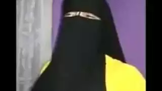 العاهرة المنقبة تكشف عن حياتها الجنسية السرية