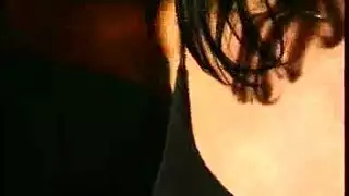 جوهان يوصل الحاجات لامرء شقرء سكس