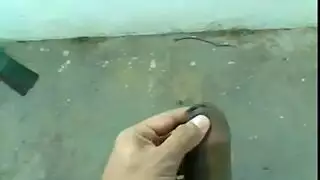 جلسة استمناء خارجية علنية تنتهي بقذف منوي غزير