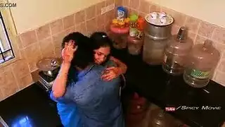 خجول فتح الهرة مص