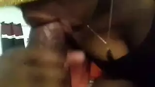 نجم أفلام إباحية خارق: غير مختون ولا يمكن إيقافه