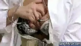 سكس عربي مع الدكتور في العيادة