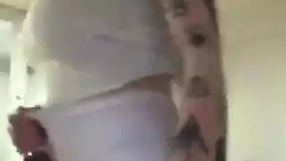 أزياء جنسية: مص عميق للقضيب ولعق متحمس للكس في مشهد صريح