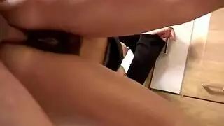 جنس جماعي ليلي: عاهرة في الخارج تبلع وتركب الجميع