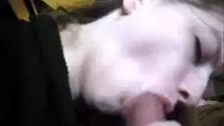 مشهد إباحي عنيف بين متحولة وفتاة: مصارعة، مص، وقذف داخلي